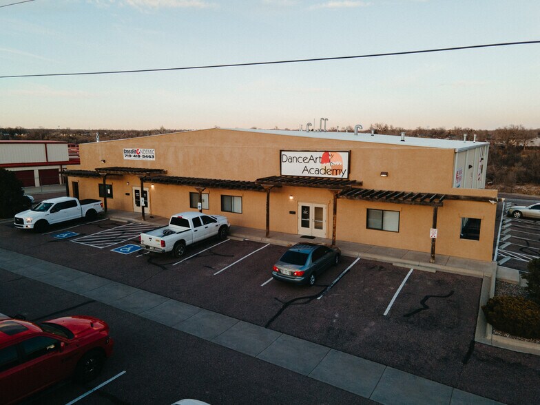 7039 Bandley Dr, Fountain, CO à vendre - Photo du bâtiment - Image 1 de 16