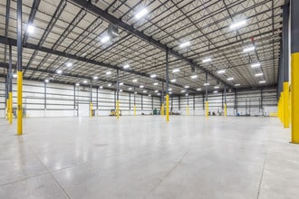 175 New Commerce Blvd, Hanover Township, PA for lease Interior Photo- Image 2 of 8