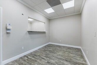 28410 Bonita Crossing Blvd, Bonita Springs, FL for lease Interior Photo- Image 2 of 13