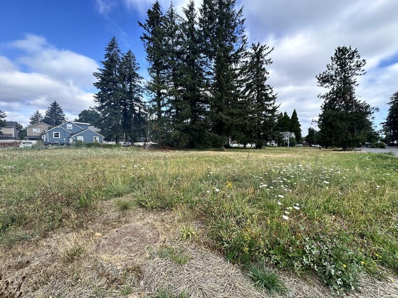 NE Glisan St, Gresham, OR for sale - Primary Photo - Image 1 of 5