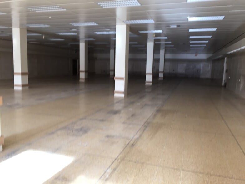 22 Douglas St, Milngavie for lease - Building Photo - Image 3 of 3