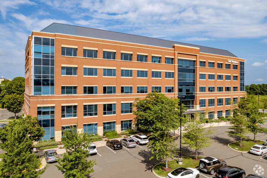 19775 Belmont Executive Plz, Ashburn, VA for lease - Building Photo - Image 3 of 8