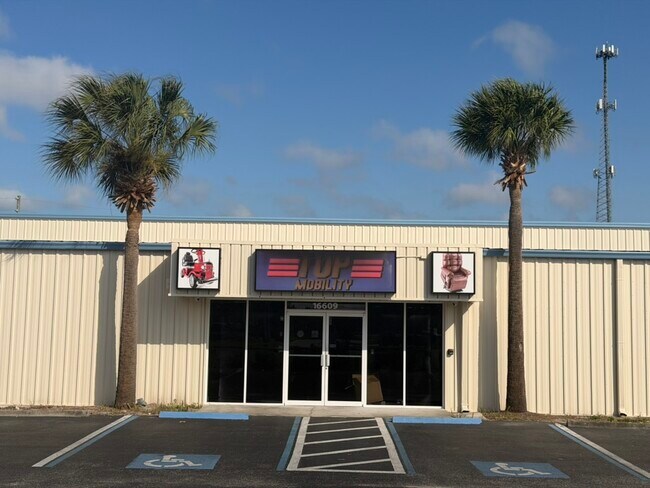 Plus de détails pour 16609 US Highway 19, Hudson, FL - Industriel à louer