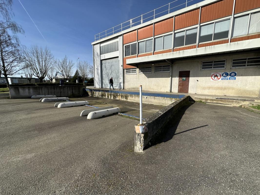 Local d'activités dans Mainvilliers à vendre Photo du bâtiment- Image 1 de 22