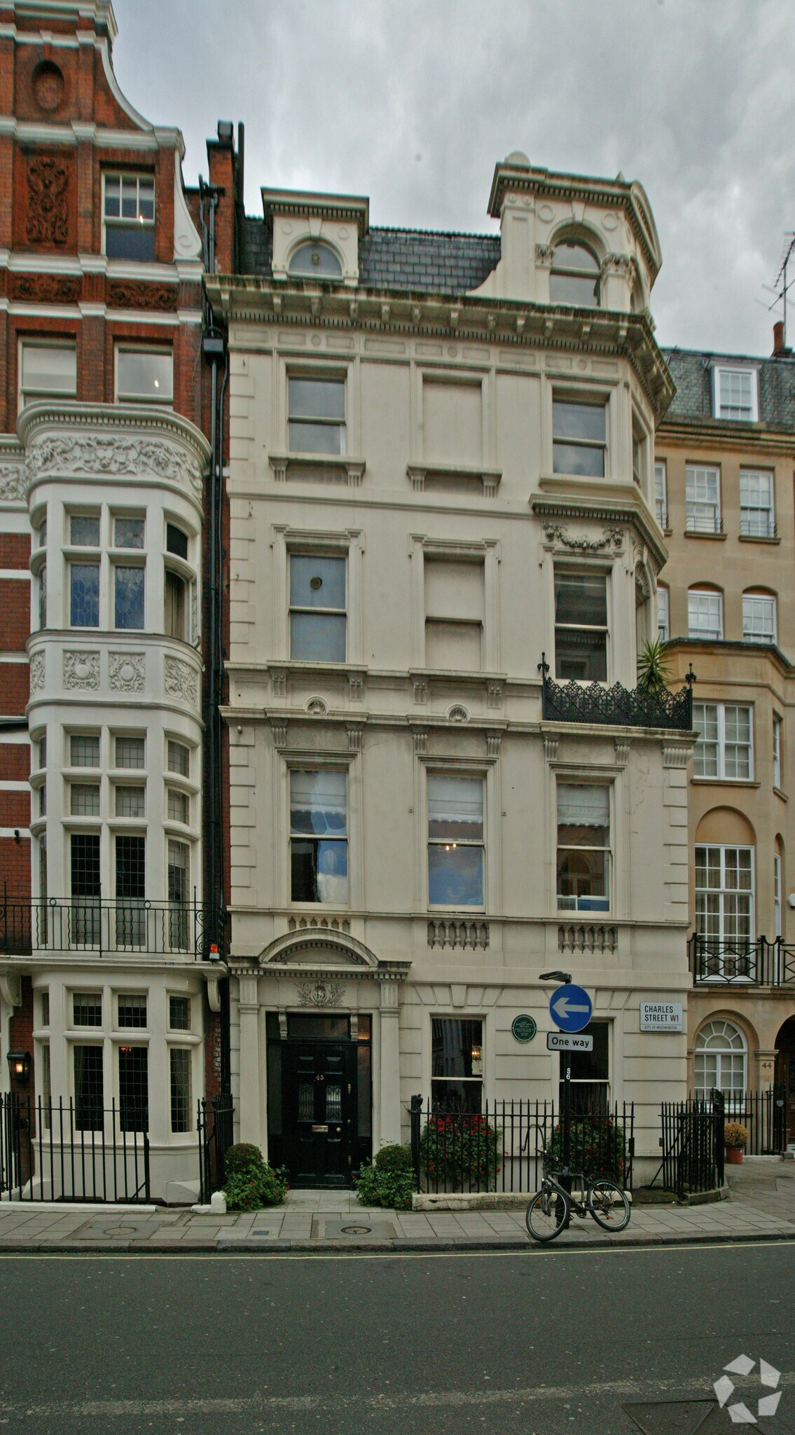 45 Charles St, Londres à louer Photo principale- Image 1 de 3