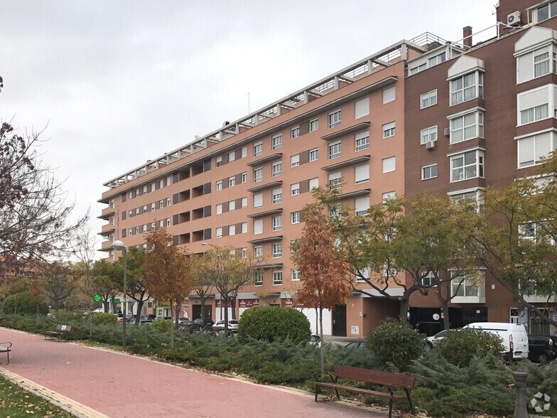 Paseo Ginebra, 35, Madrid, Madrid for lease - Building Photo - Image 2 of 2