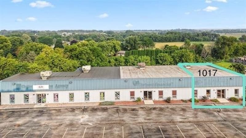 1011-1019 S Spring St, Beaver Dam, WI for sale - Building Photo - Image 3 of 7