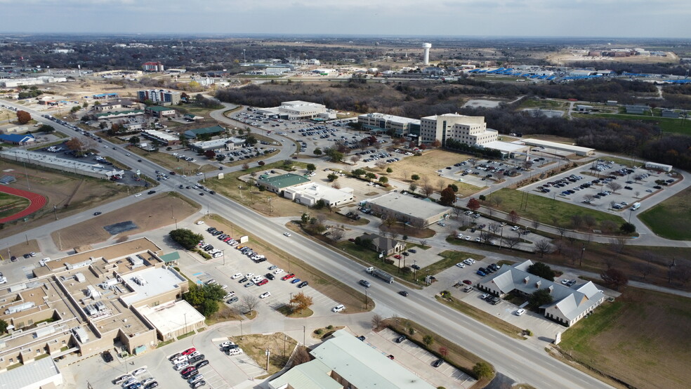 2010 Ben Merritt Dr, Decatur, TX for lease - Building Photo - Image 2 of 12