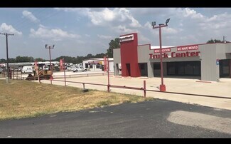 Plus de détails pour 3218 N Main St, Cleburne, TX - Local d'activités à louer