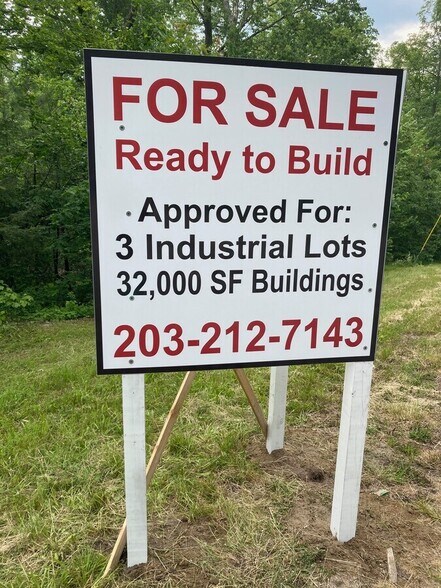 0 Kennedy Dr, Torrington, CT à vendre - Photo du bâtiment - Image 1 de 4