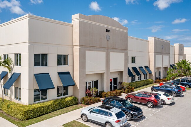 Plus de détails pour 2501 NW 34th Pl, Pompano Beach, FL - Industriel à louer