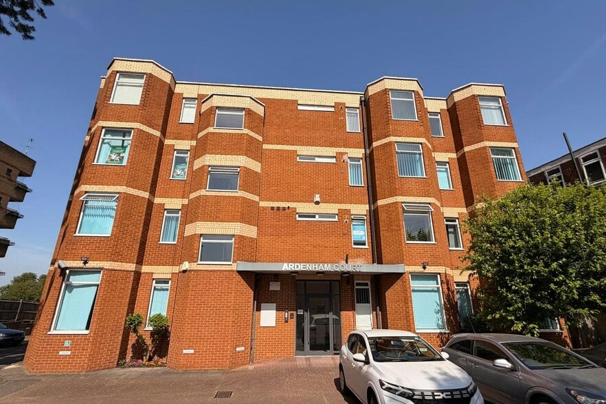 Oxford Rd, Aylesbury for lease - Building Photo - Image 2 of 4