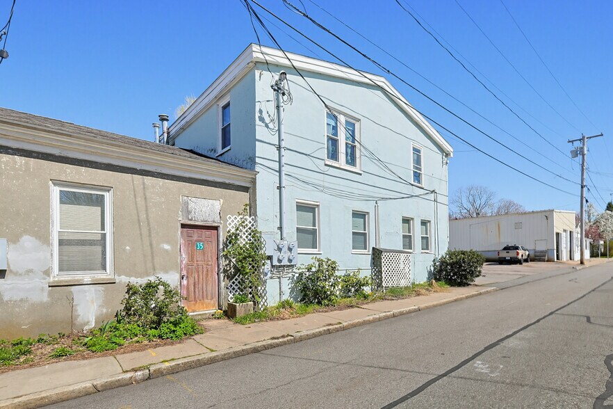 33 Halsey St, Newport, RI à vendre - Photo du bâtiment - Image 3 de 15