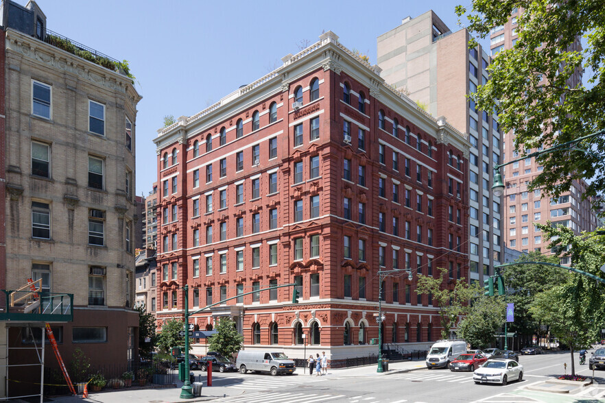 380 Columbus Ave, New York, NY for sale - Building Photo - Image 1 of 1