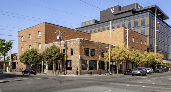 Plus de détails pour 301 E Archer St, Tulsa, OK - Bureau à vendre