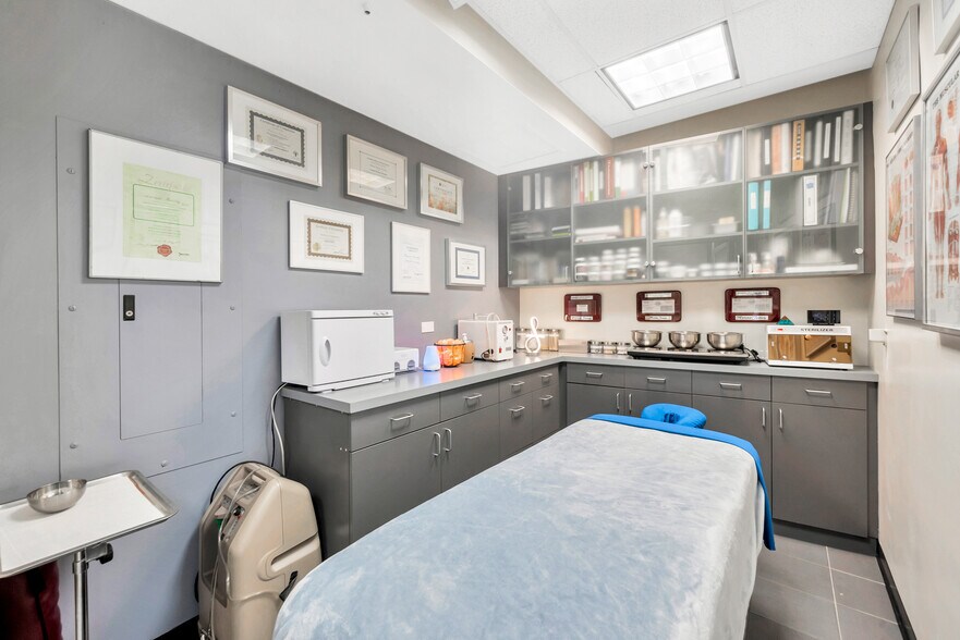 24691 Del Prado Ave, Dana Point, CA à louer - Photo du bâtiment - Image 3 de 29