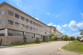 789 E Eisenhower Pky, Ann Arbor, MI à louer Photo intérieure- Image 2 de 8