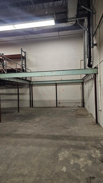 1372 Main St, Coventry, RI for lease - Interior Photo - Image 2 of 15