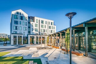 Plus de détails pour 1699 NW Civic Dr, Gresham, OR - Commerce de détail à louer