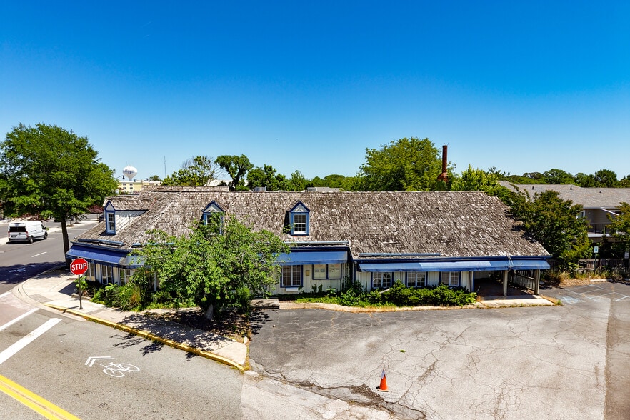 330 Rehoboth Ave, Rehoboth Beach, DE à vendre - Photo du bâtiment - Image 2 de 16