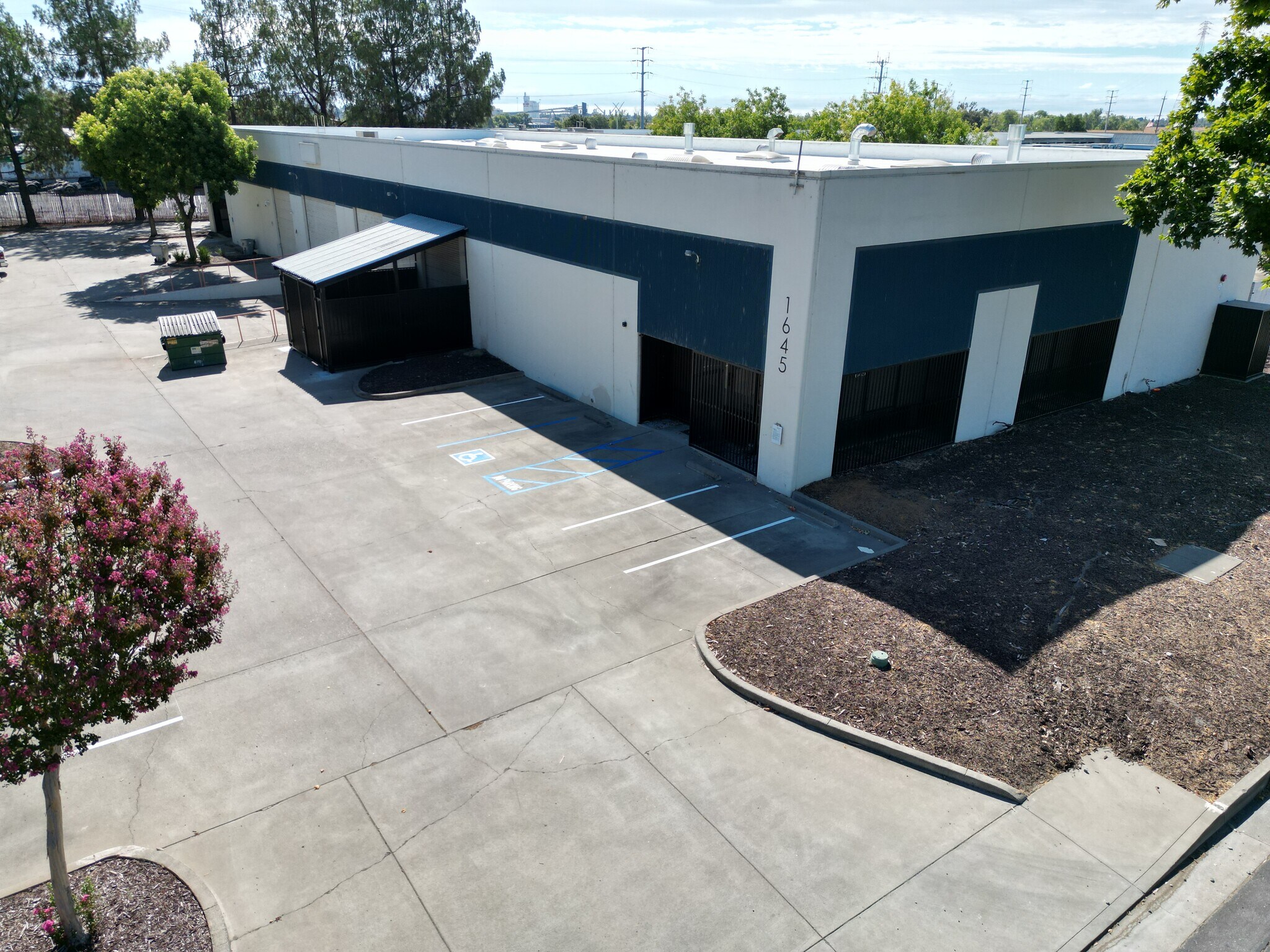 1645 Parkway Blvd, West Sacramento, CA à vendre Photo du bâtiment- Image 1 de 1
