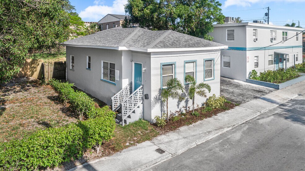 1913 Division Ave, West Palm Beach, FL à vendre - Photo du bâtiment - Image 2 de 11