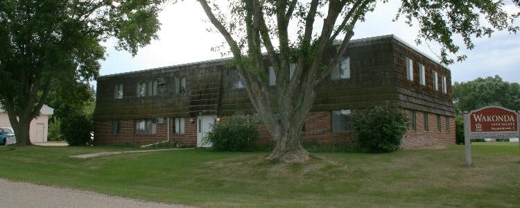 611 1st St, Wakonda, SD à vendre - Photo principale - Image 1 de 1