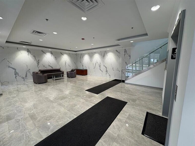 34 Maple Ave, Pine Brook, NJ à louer - Hall d’entrée - Image 3 de 7