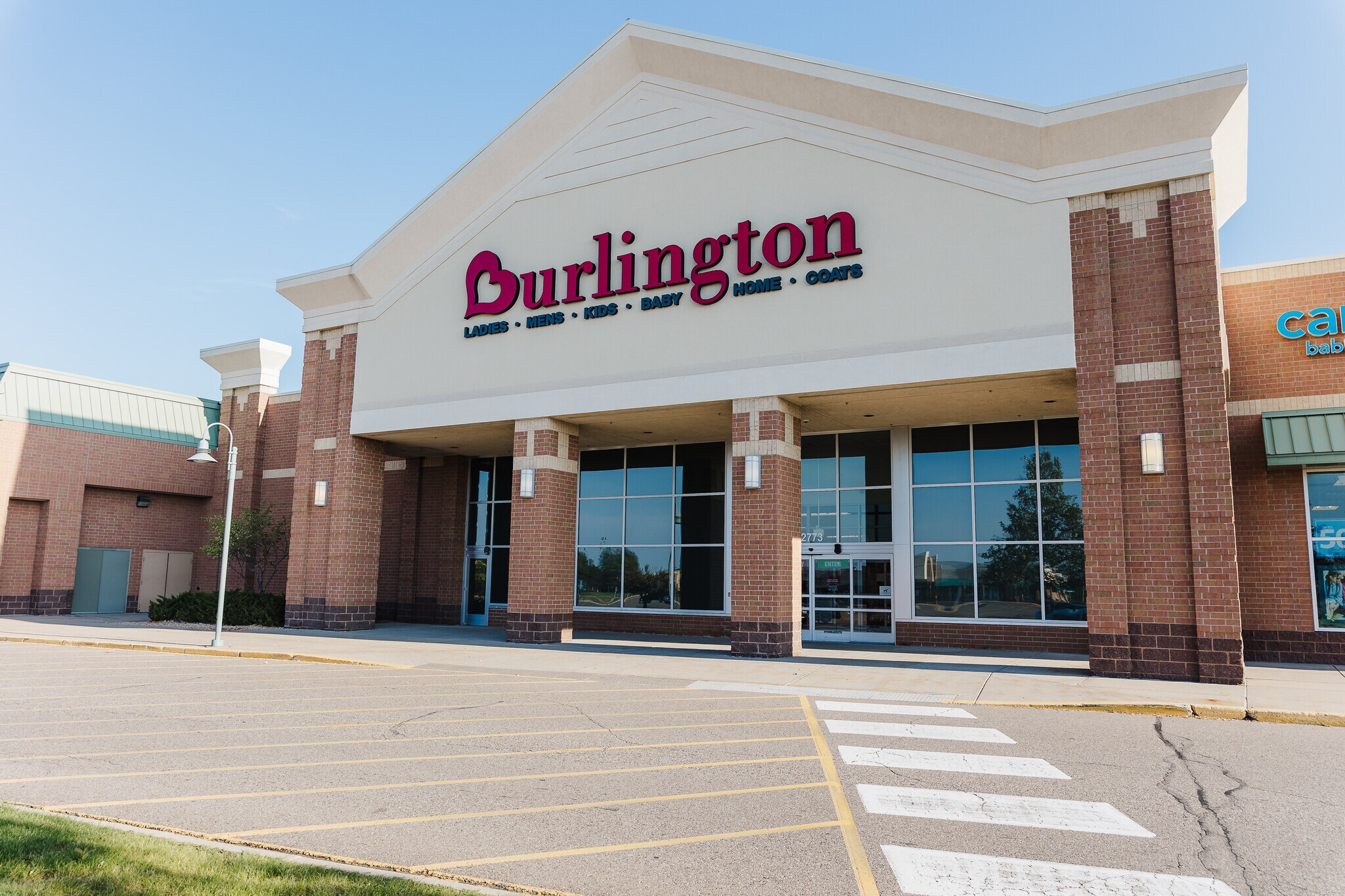 12921 Riverdale Dr, Coon Rapids, MN à louer Photo du bâtiment- Image 1 de 9