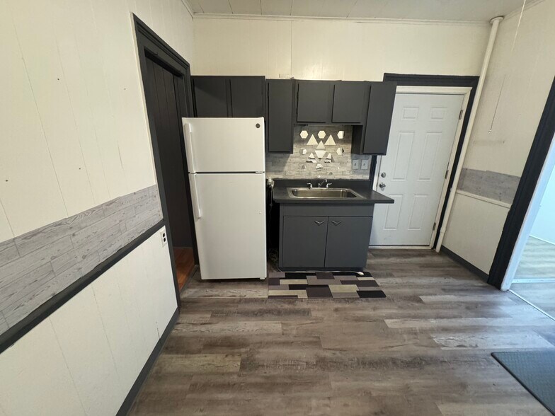 74 Holmes Ave, Waterbury, CT à vendre - Photo du bâtiment - Image 3 de 30