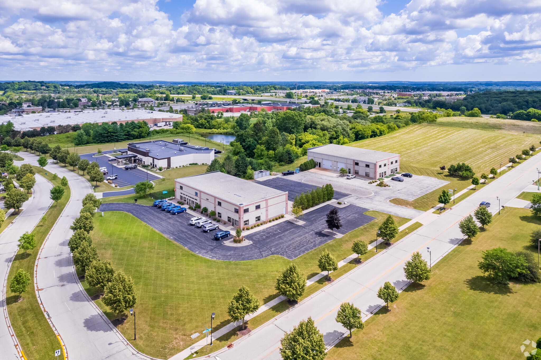 1530 Corporate Center Dr, West Bend, WI for lease Building Photo- Image 1 of 6