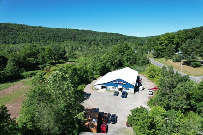 Plus de détails pour 4547 State Route 52, Jeffersonville, NY - Commerce de détail à vendre