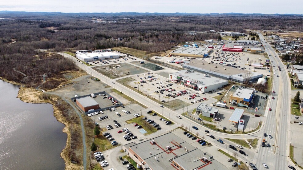 105 Av Senator, Rouyn-noranda, QC à louer - Aérien - Image 2 de 2