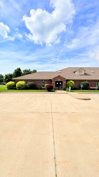 Plus de détails pour 1007 Mill Pond Ln, Greencastle, IN - Bureau à louer