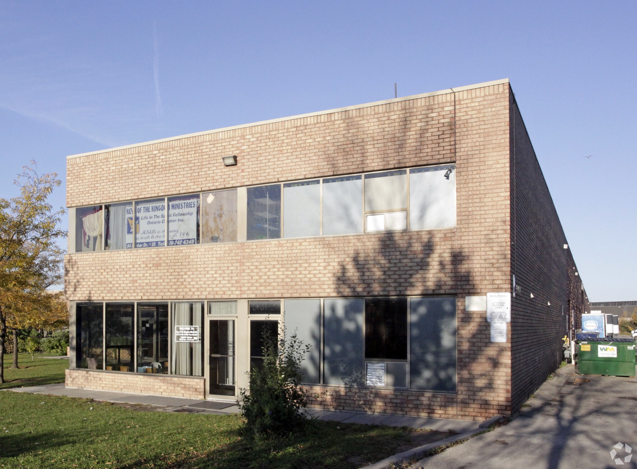 94 Kenhar Dr, Toronto, ON à vendre Photo principale- Image 1 de 1