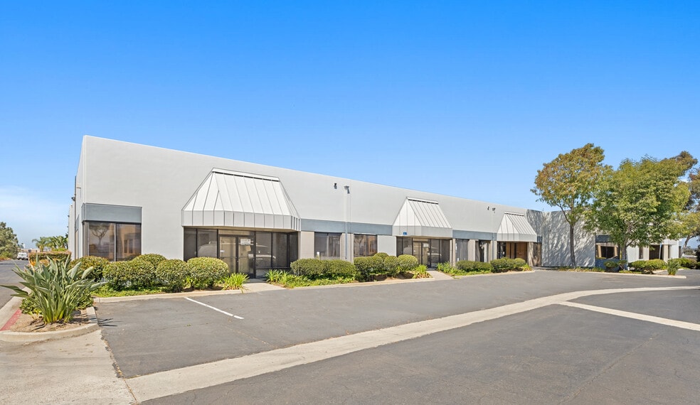 5340 Eastgate Mall, San Diego, CA for lease - Building Photo - Image 2 of 10