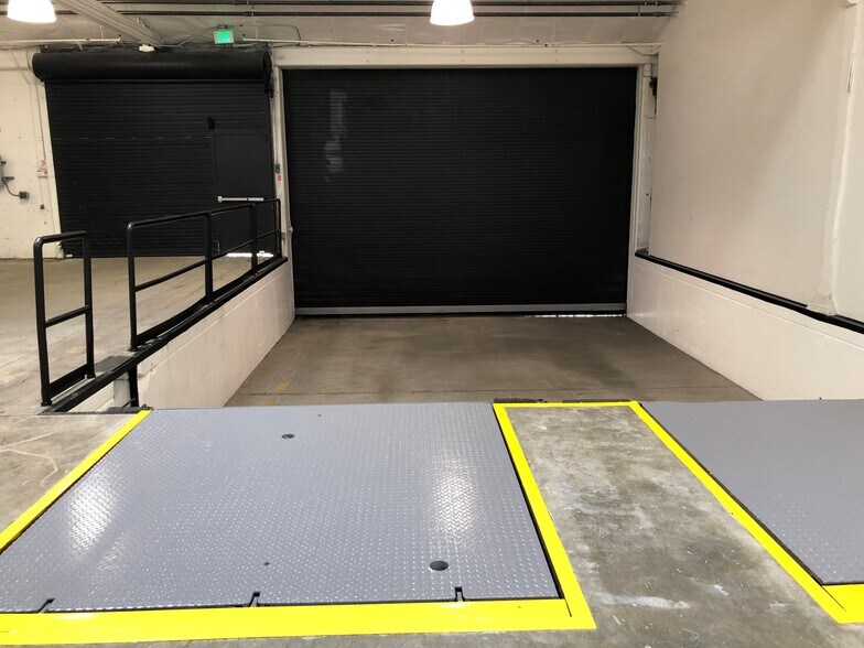 2102 Dennison St, Oakland, CA à louer - Photo du bâtiment - Image 3 de 16