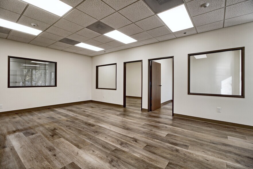 4483 McGrath St, Ventura, CA à louer - Photo du bâtiment - Image 3 de 46