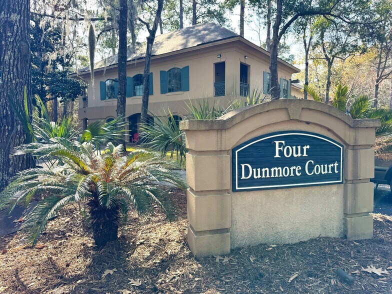 4 Dunmore Ct, Hilton Head Island, SC à vendre - Photo du bâtiment - Image 1 de 1