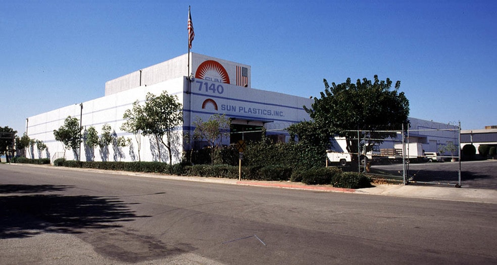 7136-7140 E Slauson Ave, Commerce, CA for sale - Building Photo - Image 2 of 3