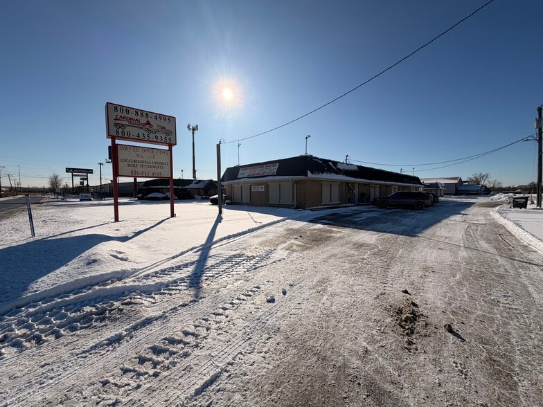3680 179th St, Hammond, IN à vendre - Photo du bâtiment - Image 3 de 12
