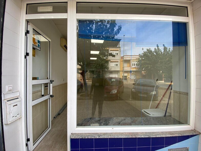 Flex dans Manuel à louer - Photo du bâtiment - Image 2 de 28