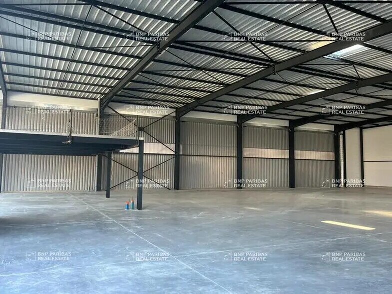 Flex in Ambérieux for lease - Building Photo - Image 2 of 15