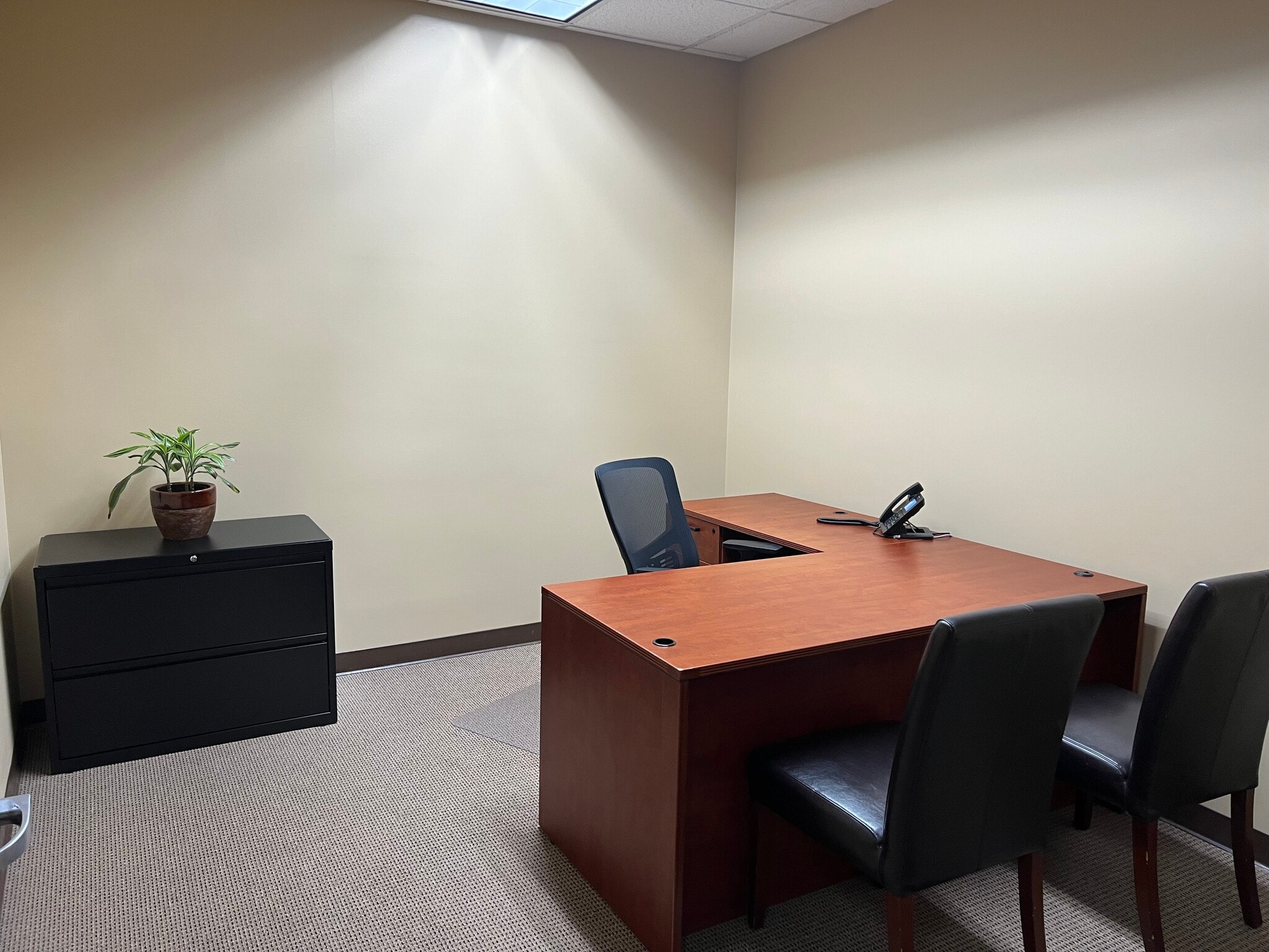 1000 Town Center Dr, Oxnard, CA à louer Photo intérieure- Image 1 de 1