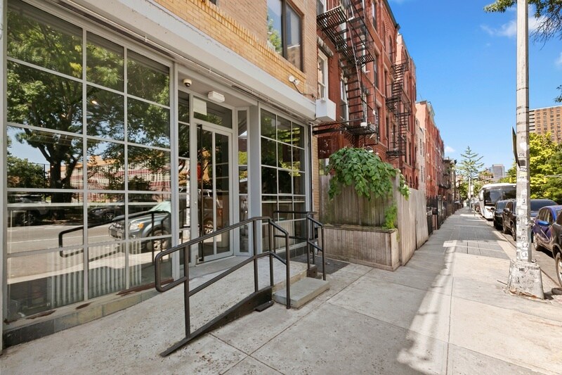 372 Lafayette Ave, Brooklyn, NY à louer - Photo du bâtiment - Image 2 de 9