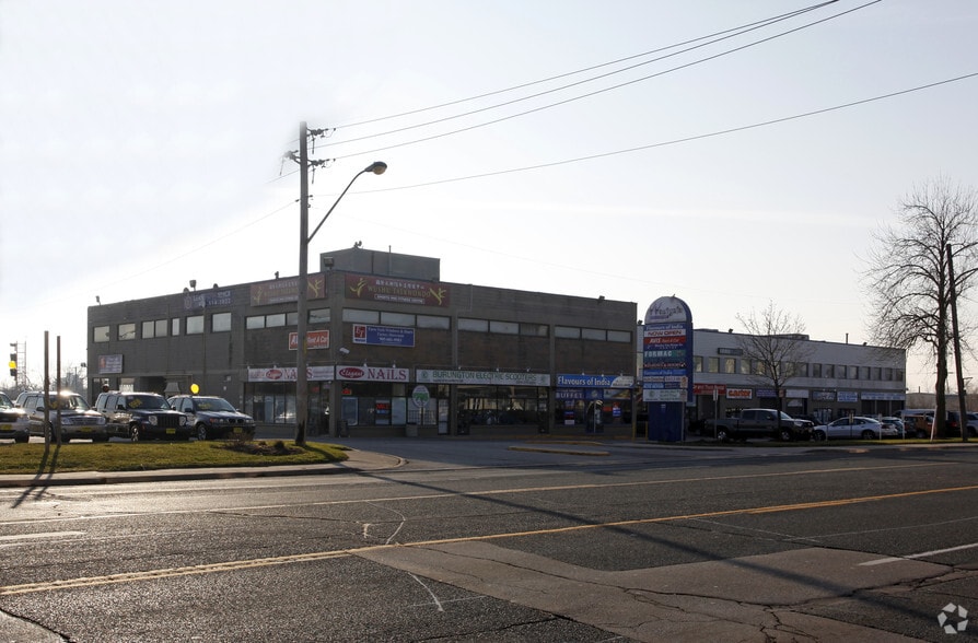 1390-1400 Plains Rd E, Burlington, ON for lease - Primary Photo - Image 1 of 14