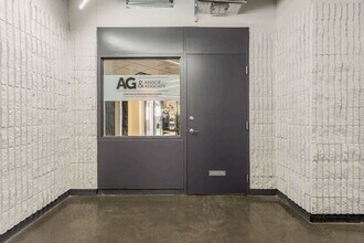 433 Rue Chabanel O, Montréal, QC for lease Building Photo- Image 1 of 10