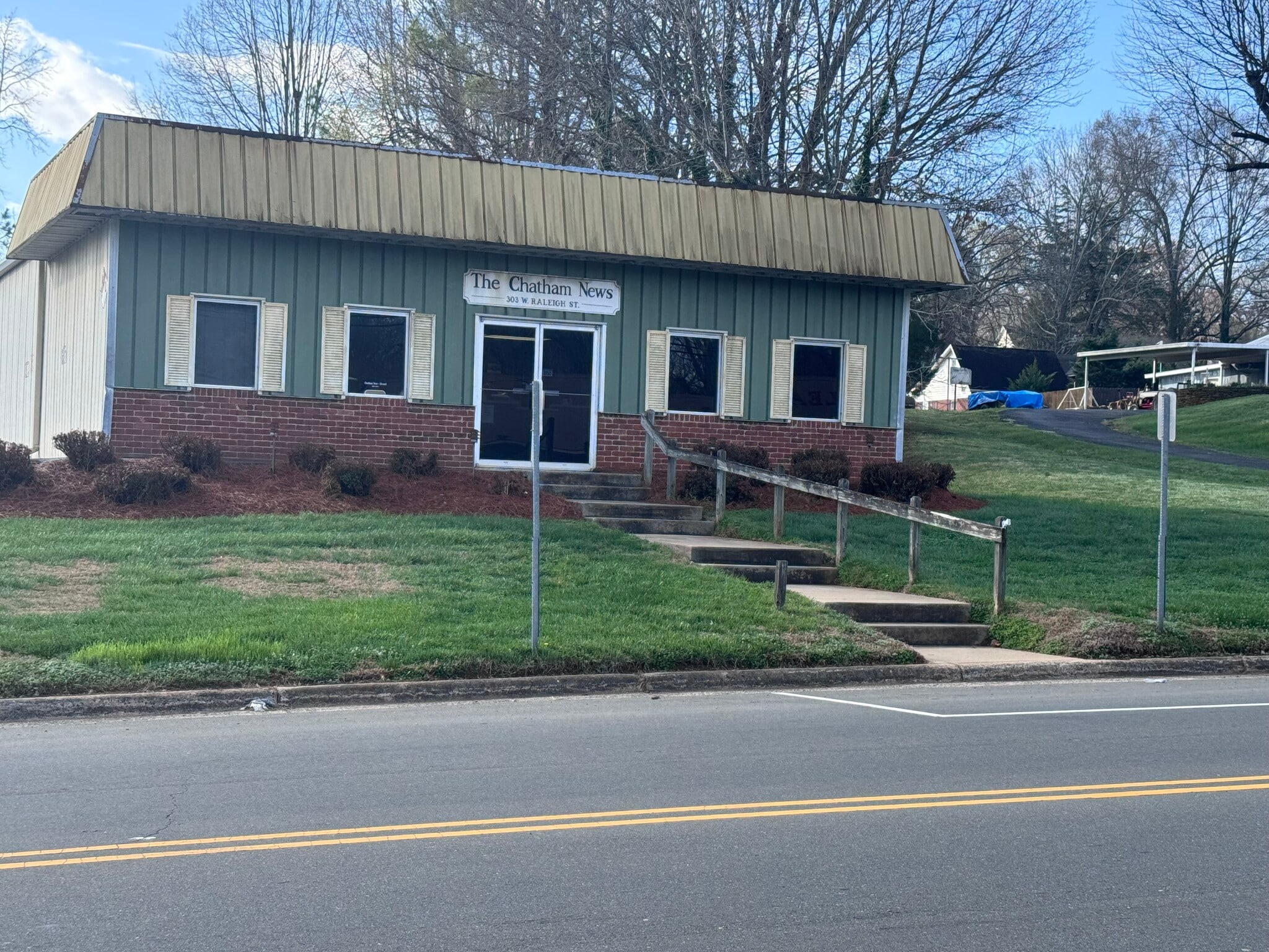 303 W Raleigh St, Siler City, NC for sale Primary Photo- Image 1 of 9