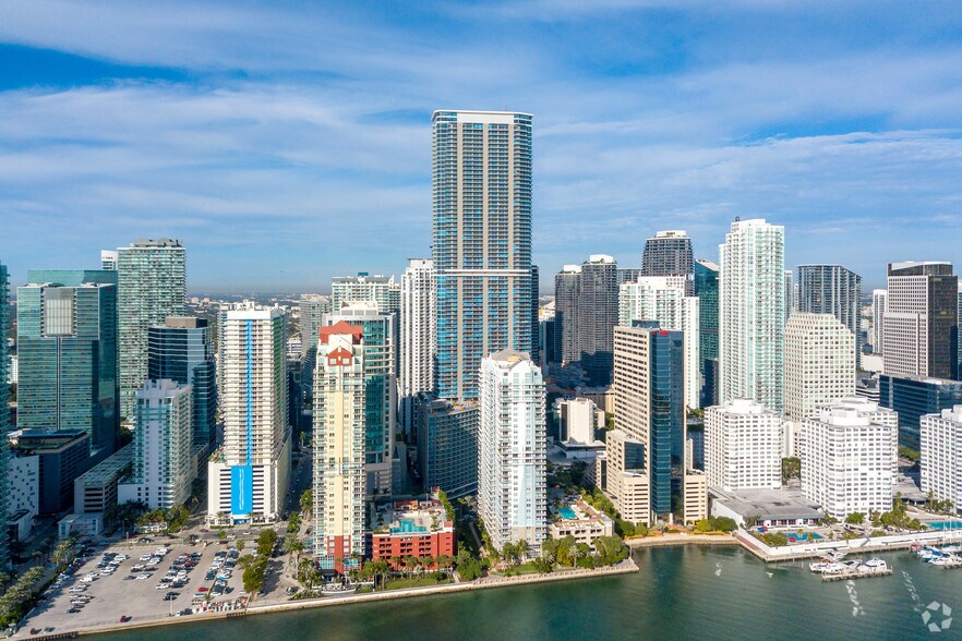 1100 Brickell Bay Dr, Miami, FL à louer - Aérien - Image 3 de 38