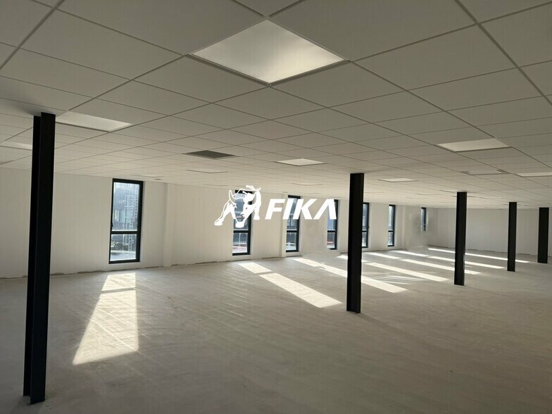 Office in Mérignac for lease - Building Photo - Image 1 of 8